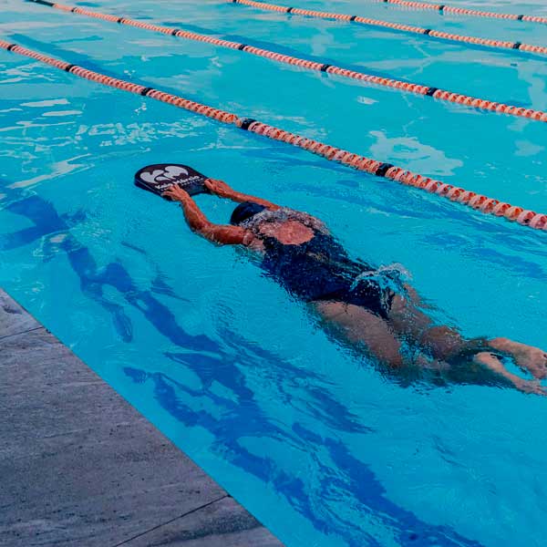 natação na piscina